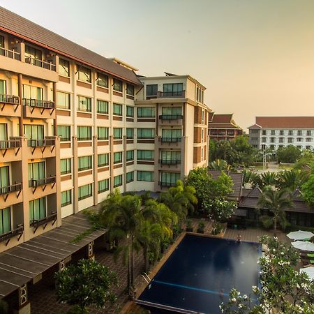 Royal Empire Premium Hotel Siem Reap Exterior foto