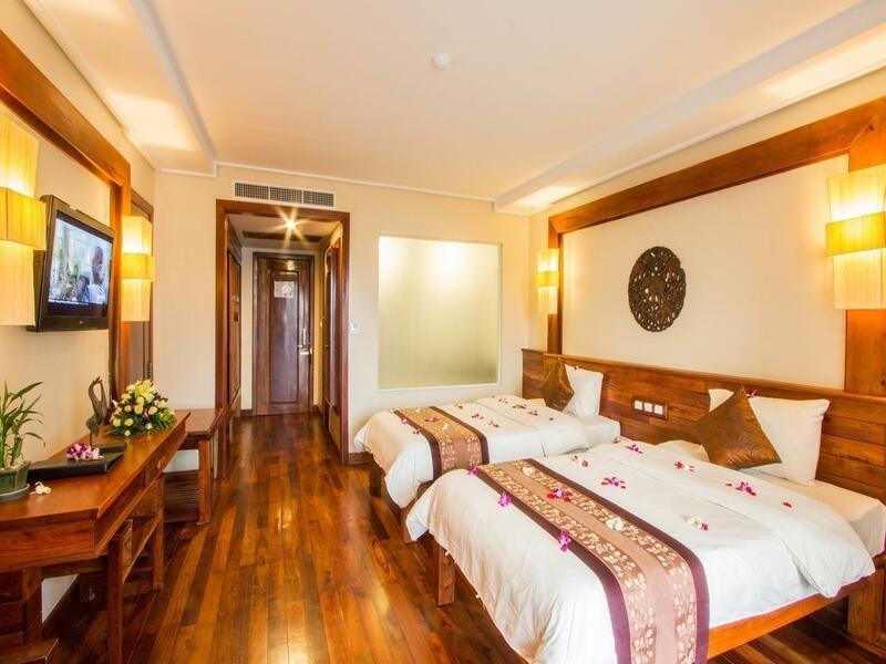 Royal Empire Premium Hotel Siem Reap Exterior foto
