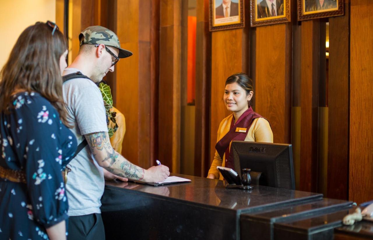Royal Empire Premium Hotel Siem Reap Exterior foto