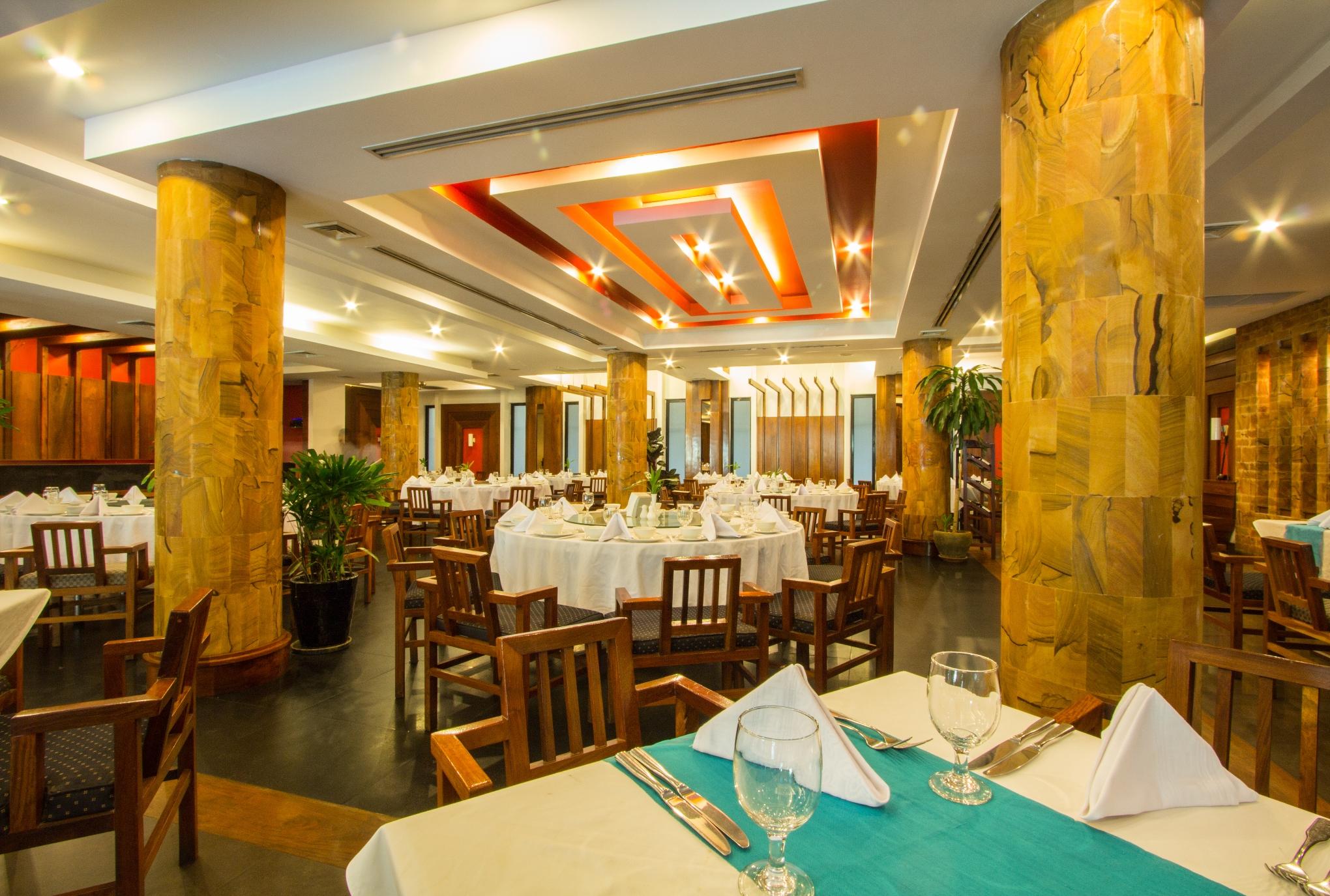 Royal Empire Premium Hotel Siem Reap Exterior foto