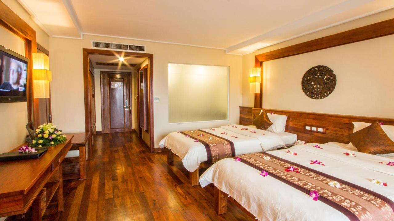 Royal Empire Premium Hotel Siem Reap Exterior foto
